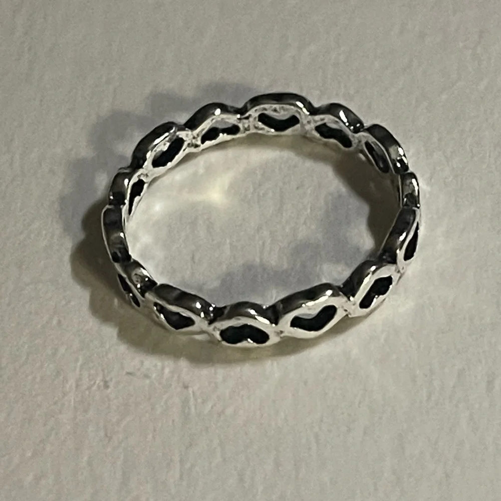 New Sterling Silver Handmade Bohemian Cut Out Heart Petite Minimalist Band Ring